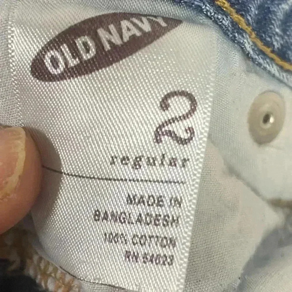 Old Navy Distressed Jeans - Picture 4 of 4